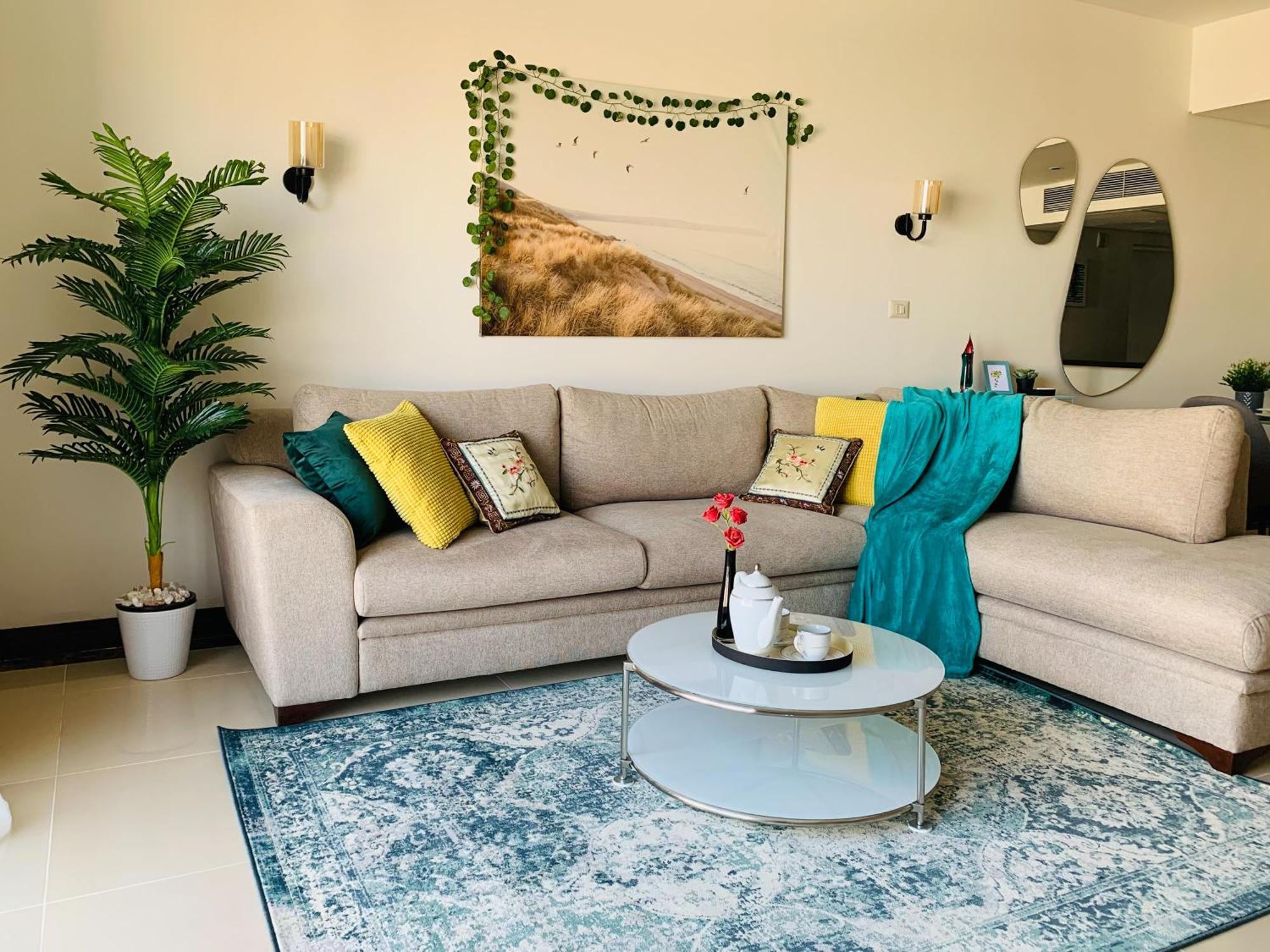 Adorable Sunny With Free Pool And Mall Access Apartment *