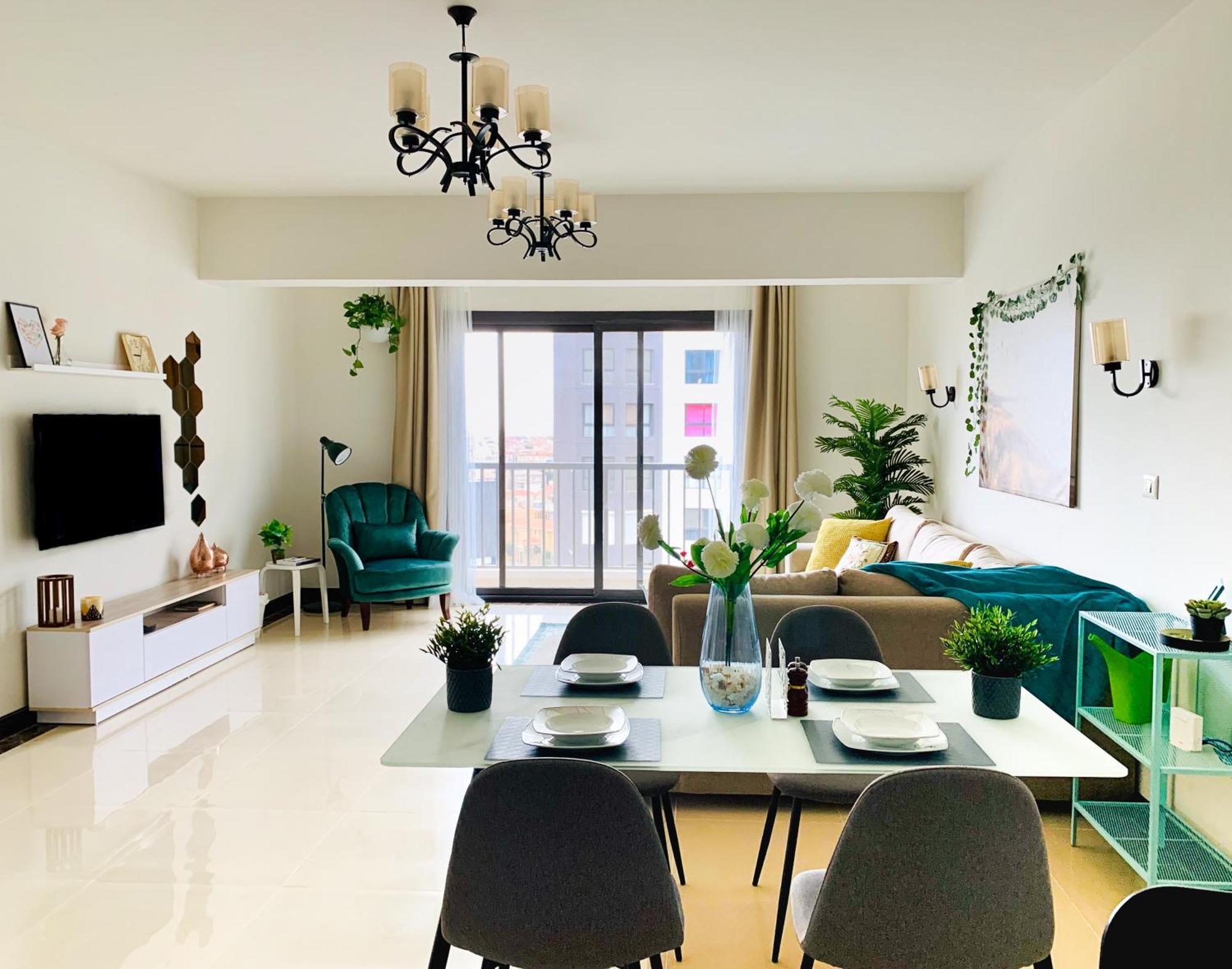 Apartment Adorable Sunny With Free Pool And Mall Access