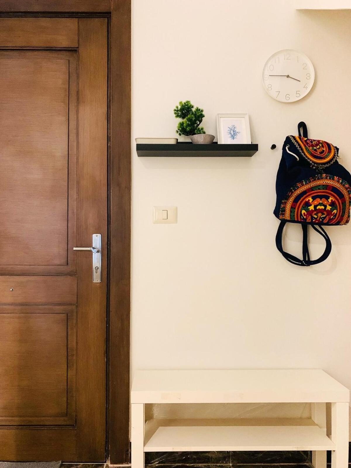 Adorable Sunny With Free Pool And Mall Access Apartment *