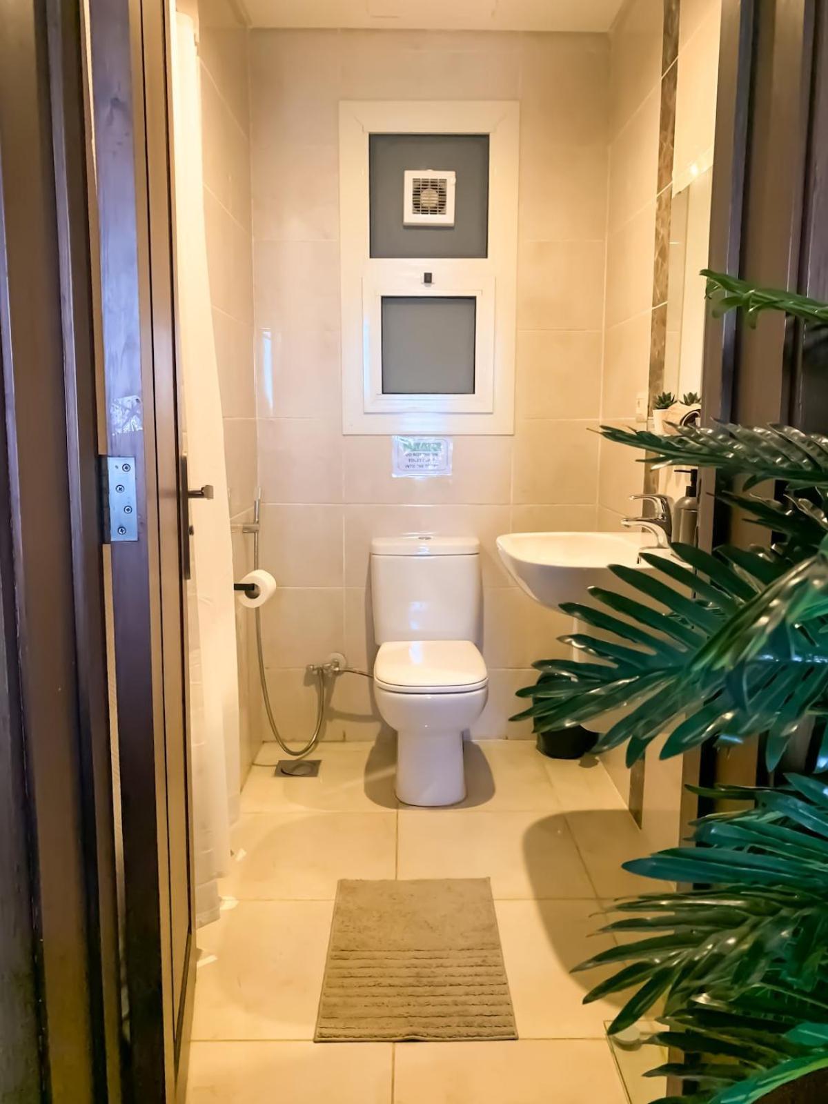 Adorable Sunny With Free Pool And Mall Access Apartment Cairo